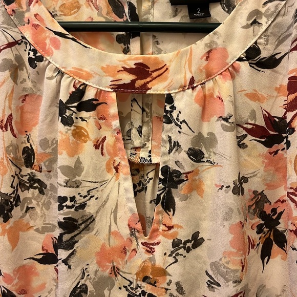 Torrid floral peach and green top size 2 - Picture 6 of 9